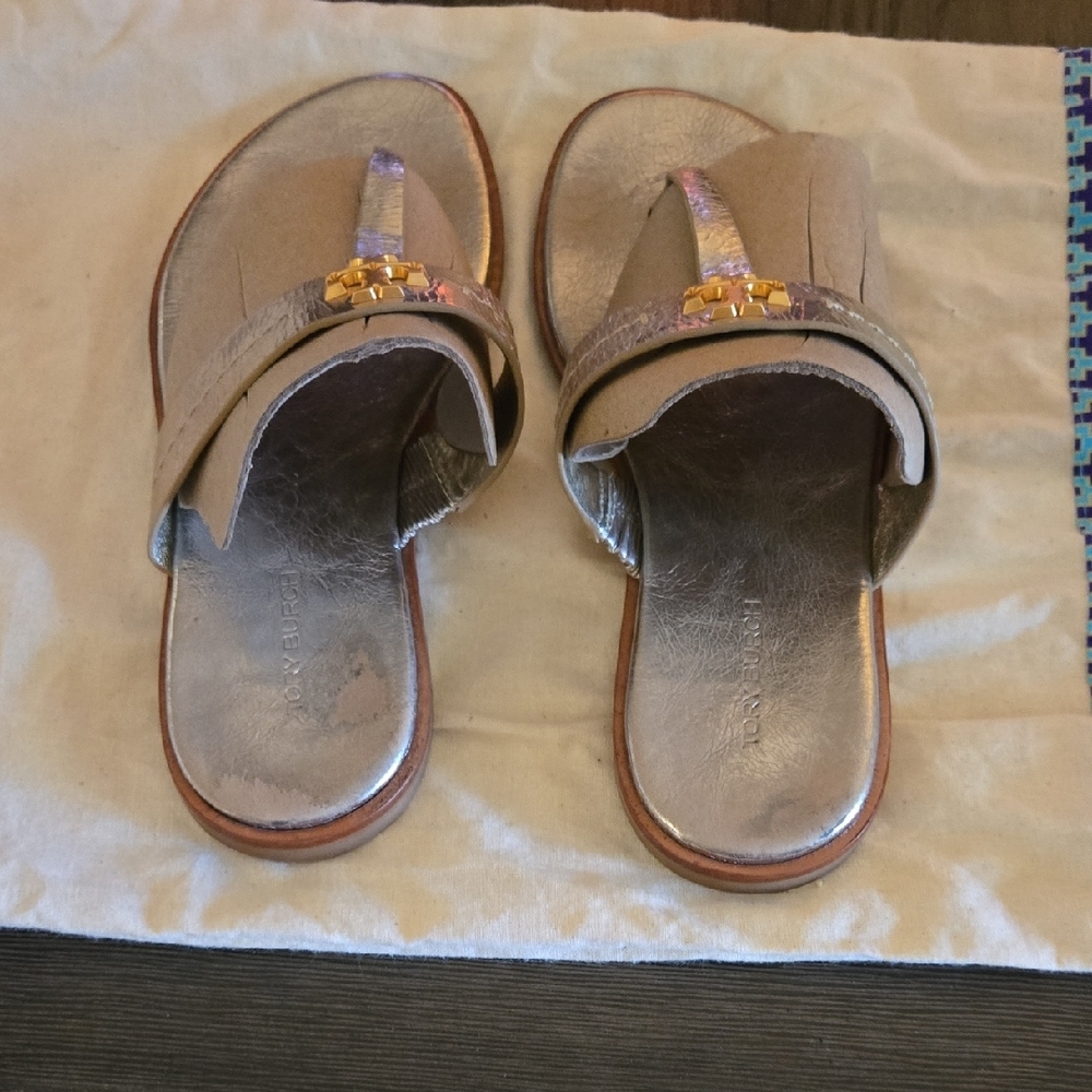 Tory Burch Metallic Gold Sandals With Dust Bag. - Picture 4 of 7